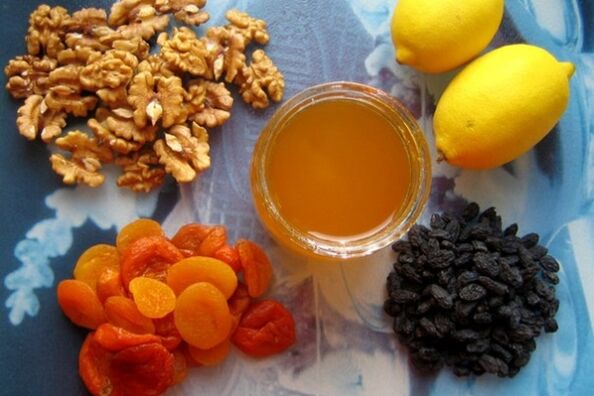 Med in suho sadje so sladkarije, ki povečajo moško spolno aktivnost